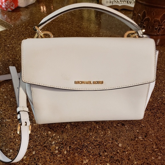 Micheal Kores purse - Picture 1 of 3